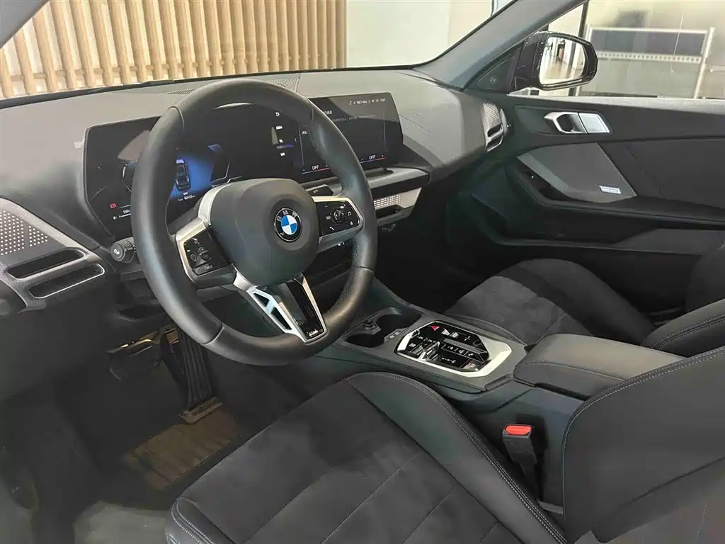BMW 2 Series 2025 — фото 13