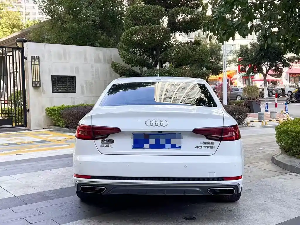 Audi A4L 2019