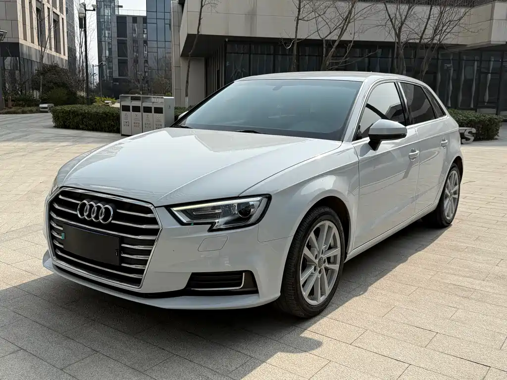 Audi A3 2020 — фото 1