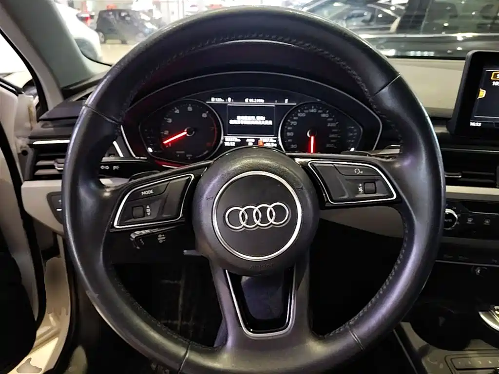 Audi A4L 2018 — фото 11