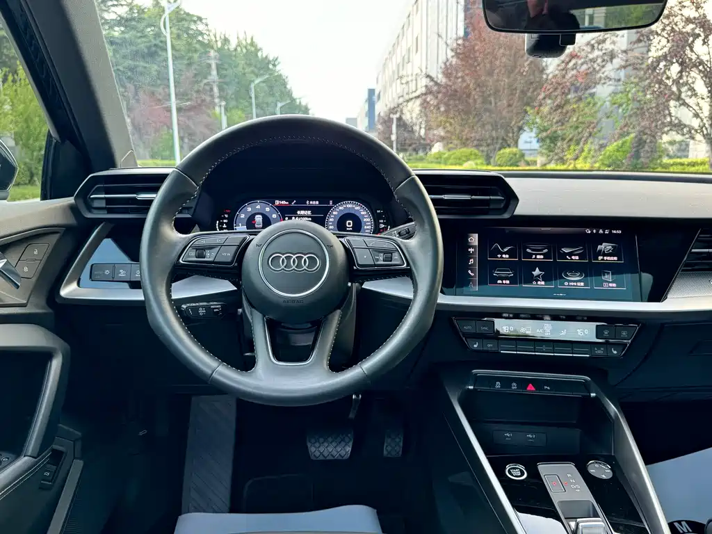 Audi A3 2022 — фото 16
