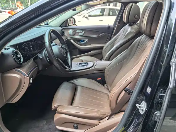 Mercedes-Benz E-Class 2022