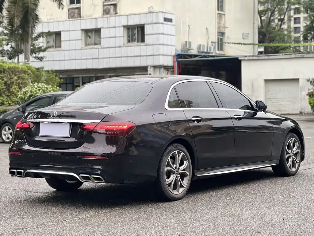 Mercedes-Benz E-Class 2021 — фото 13