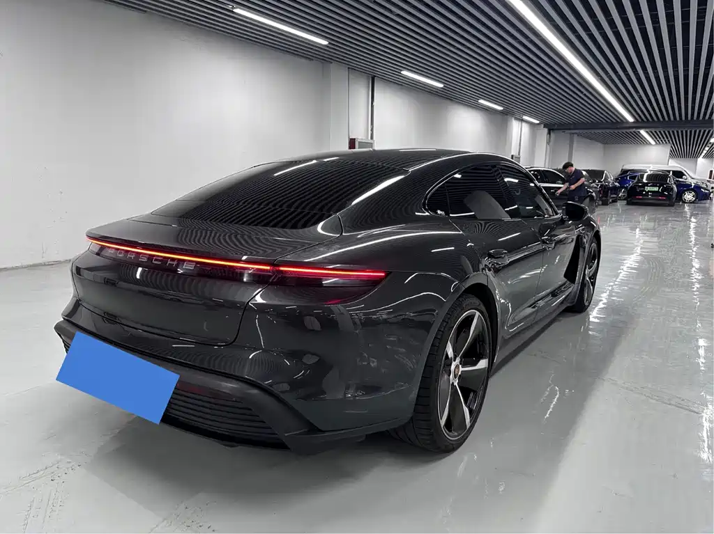 Porsche Taycan 2021 — фото 13