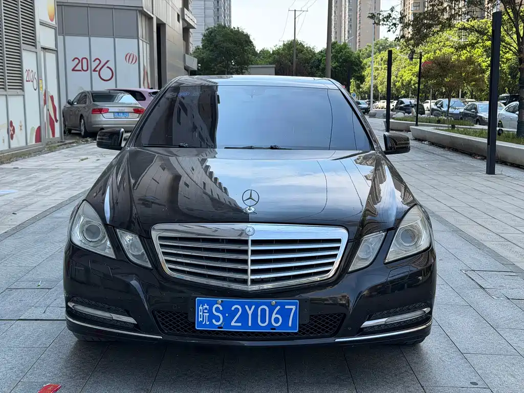 Mercedes-Benz E-Class 2010