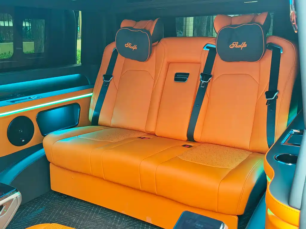 Toyota Hiace 2025 — фото 11