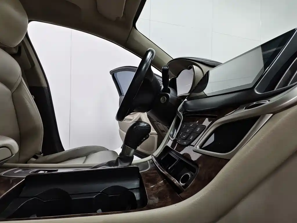 Buick LaCrosse 2016 — фото 15
