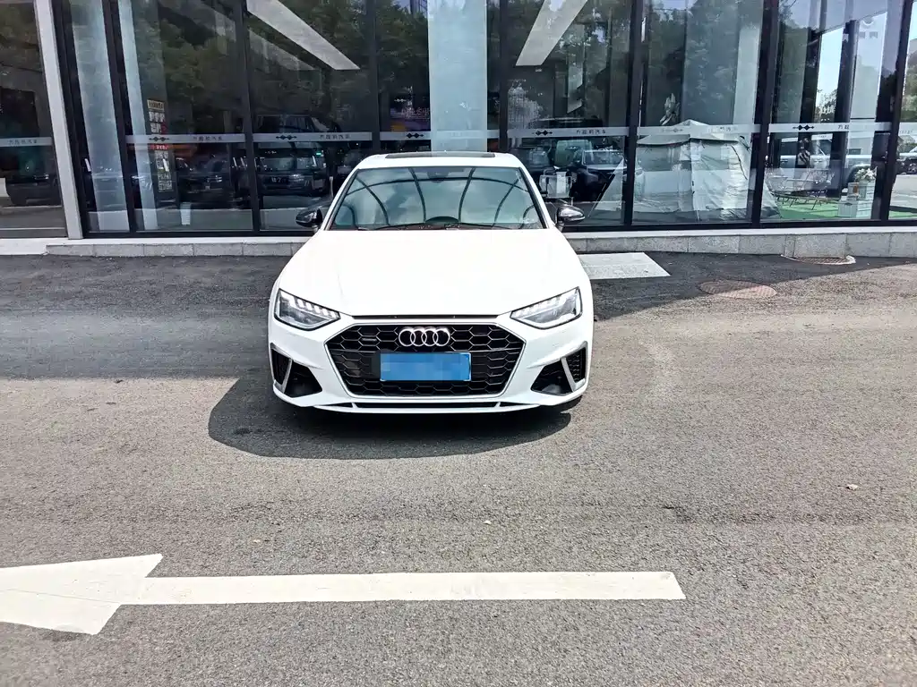 Audi A4L 2020