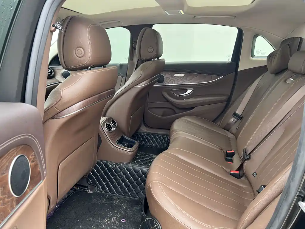 Mercedes-Benz E-Class 2024