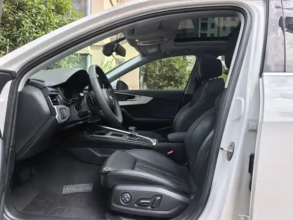 Audi A4L 2021