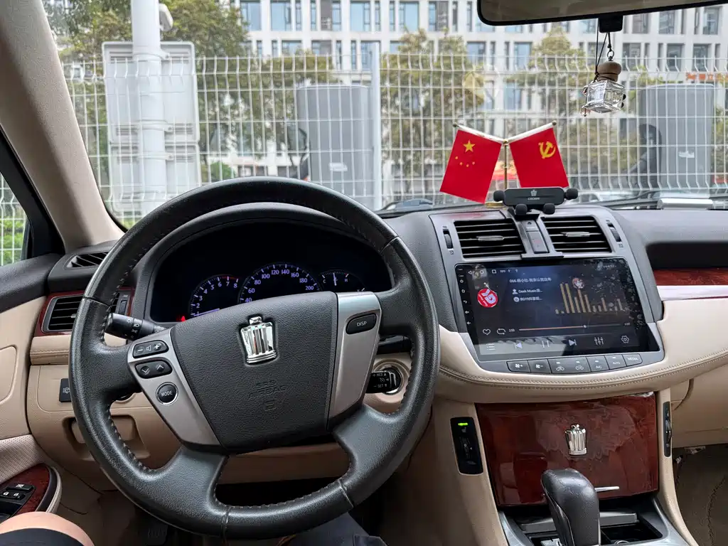 Toyota Crown 2014 — фото 12