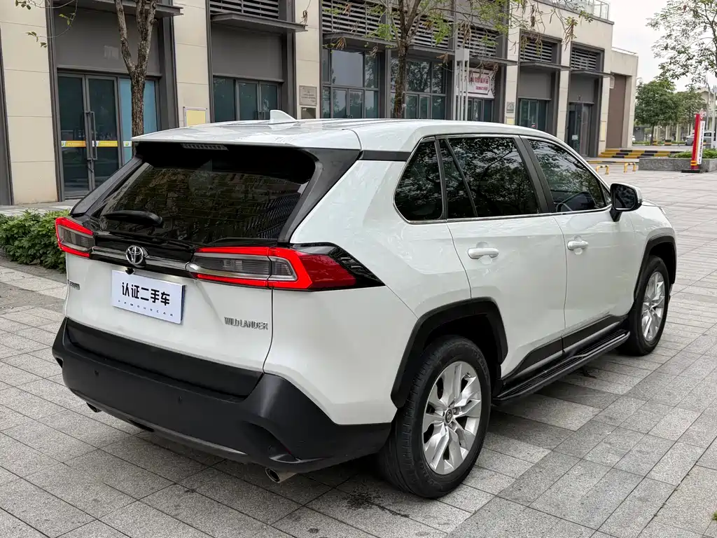 Toyota Wildlander 2022 — фото 11