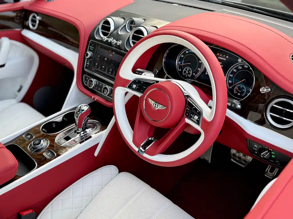 Bentley Bentayga 2017 — фото 13