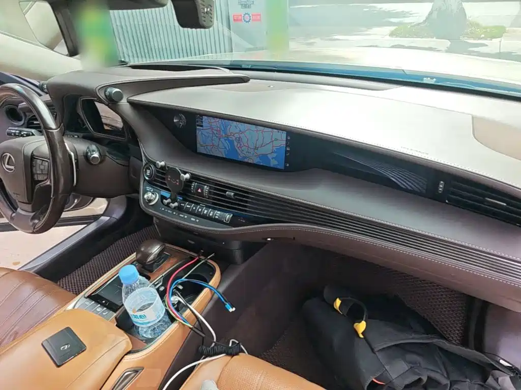 Lexus LS 2018 — фото 10