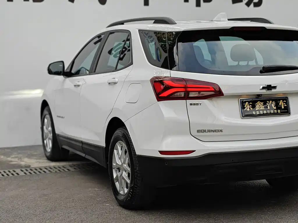 Chevrolet Equinox 2023 — фото 11