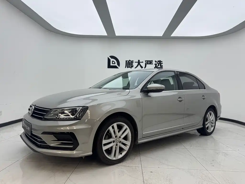 Volkswagen Sagitar 2018