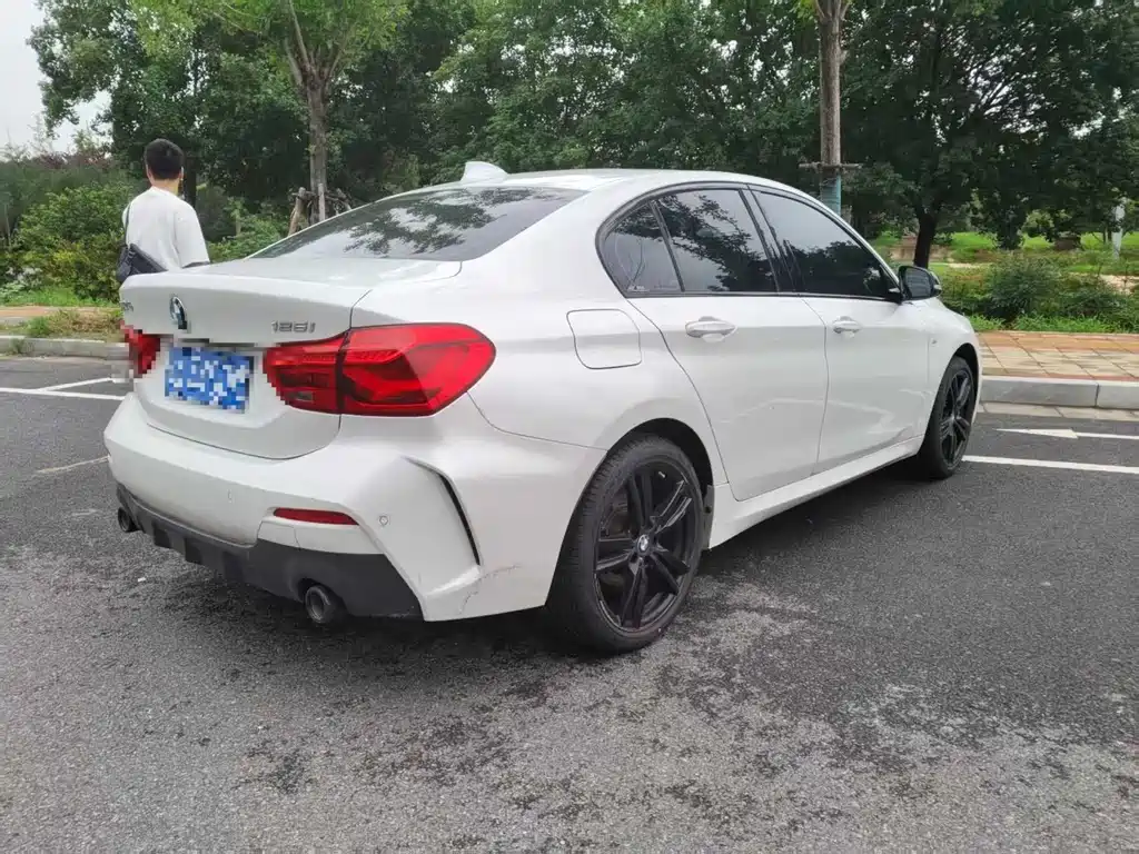 BMW 1 Series 2021