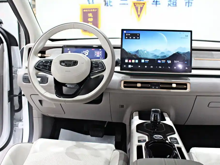 Geely ICON 2025 — фото 10