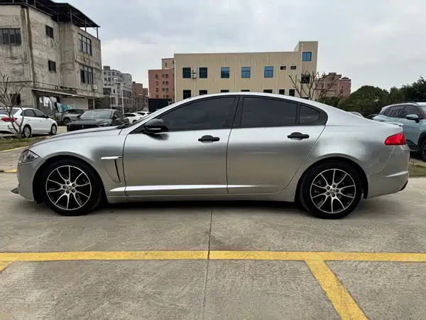Jaguar XF 2013