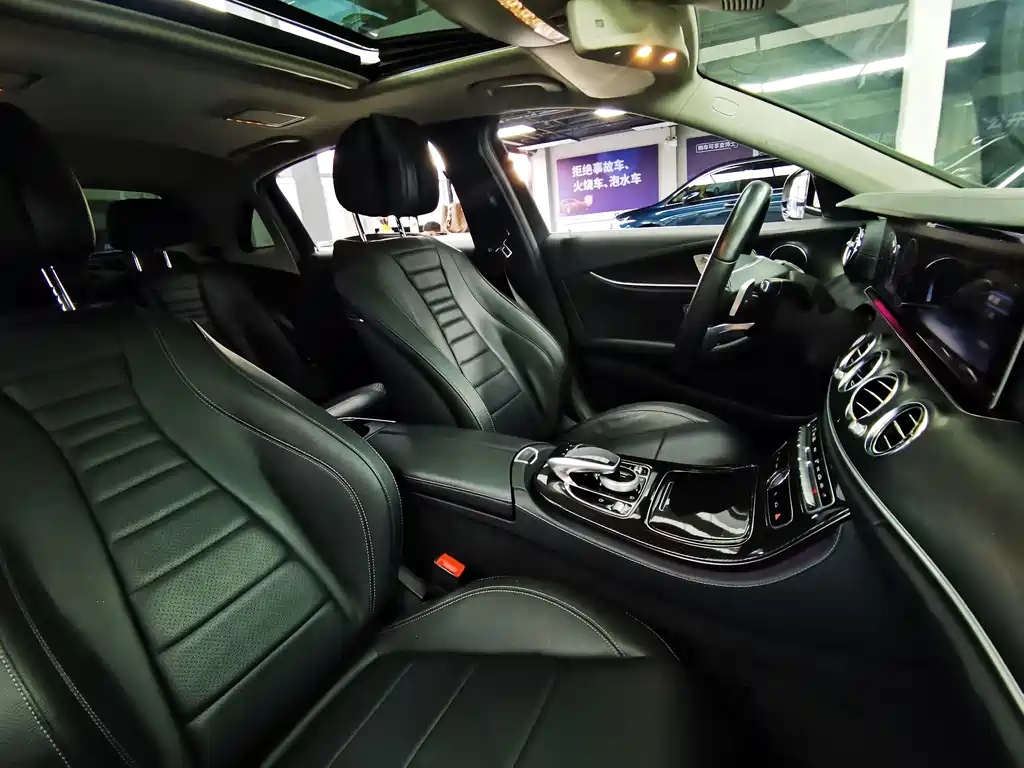 Mercedes-Benz E-Class 2017 — фото 17