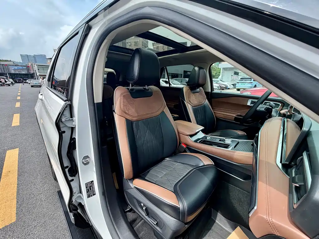 Ford Explorer 2023 — фото 14
