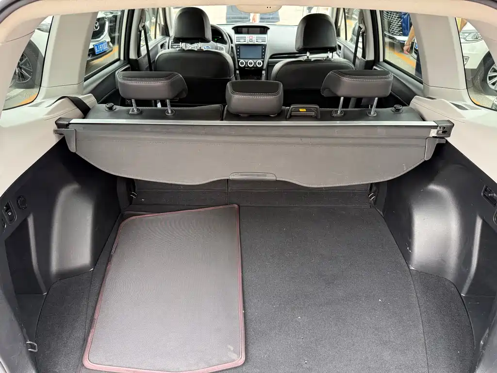Subaru Forester 2017 — фото 11