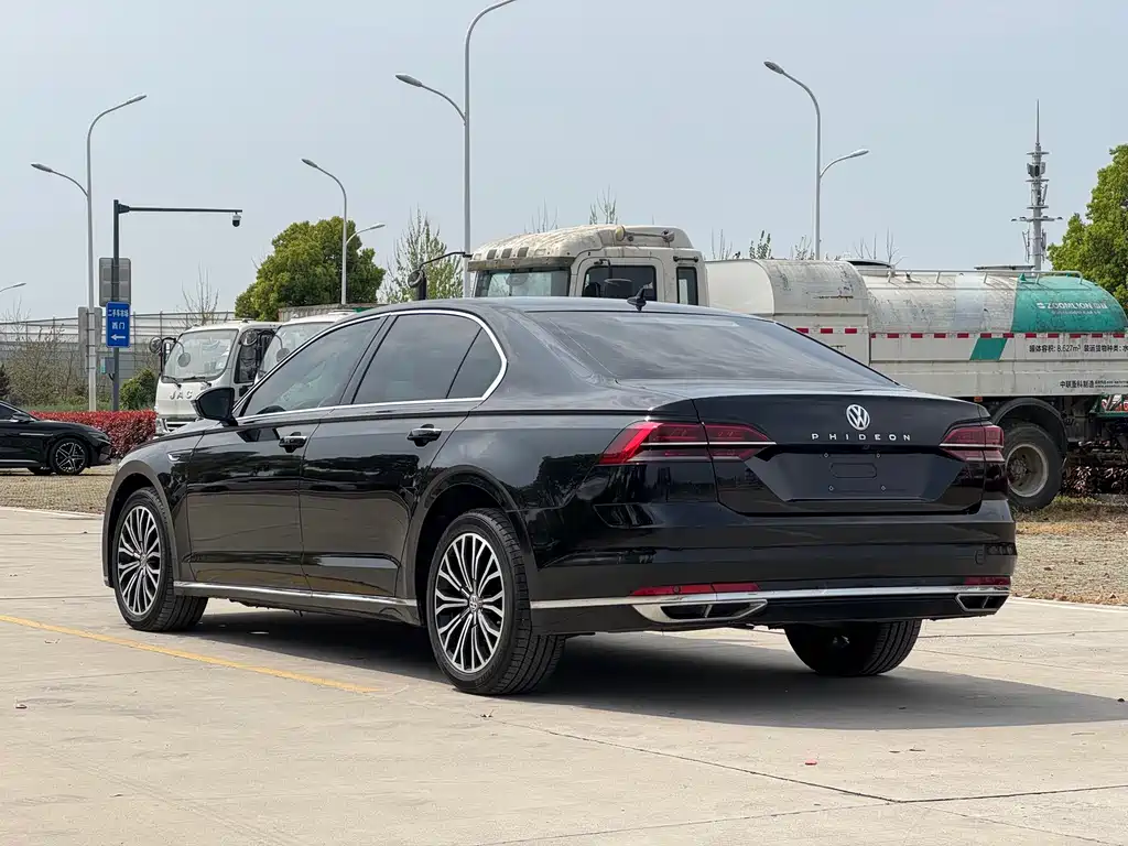 Volkswagen Phideon 2019 — фото 5