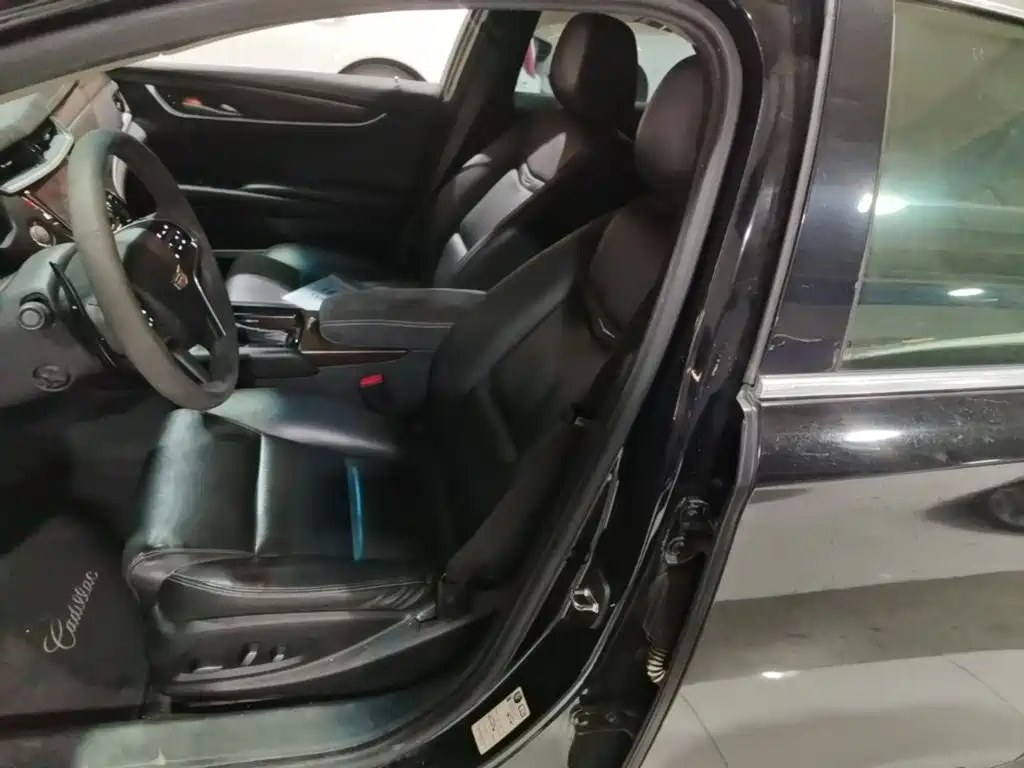 Cadillac XTS 2018 — фото 15