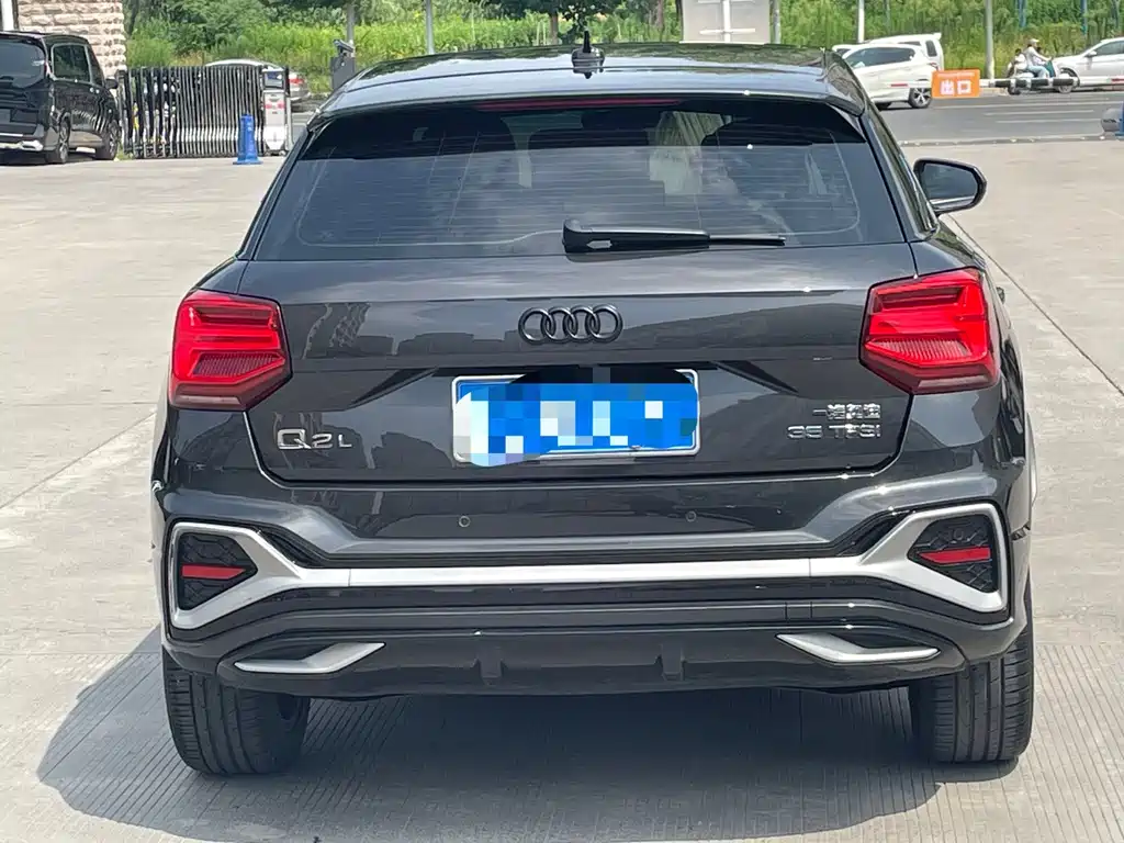 Audi Q2L 2021 — фото 18