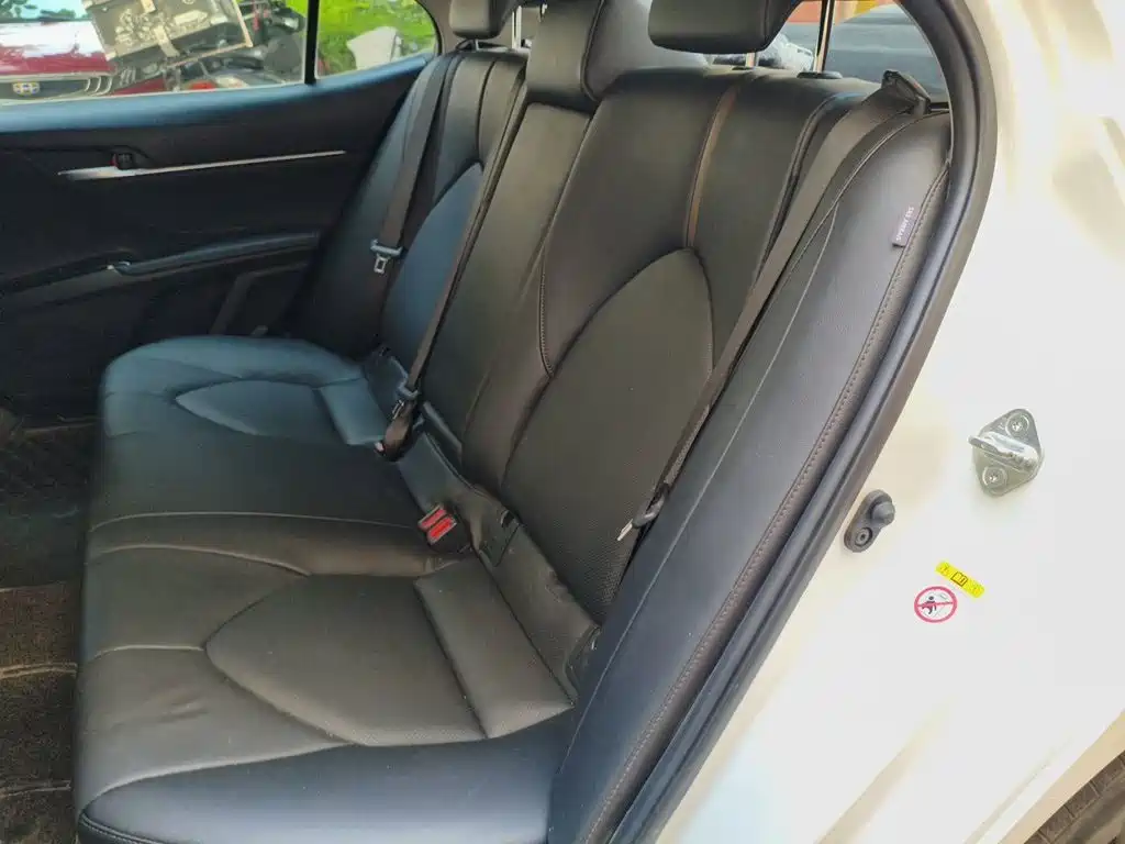 Toyota Camry 2018 — фото 13