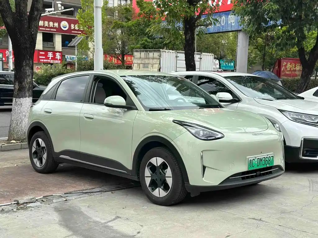Geely Galaxy Starwish 2025 — фото 3