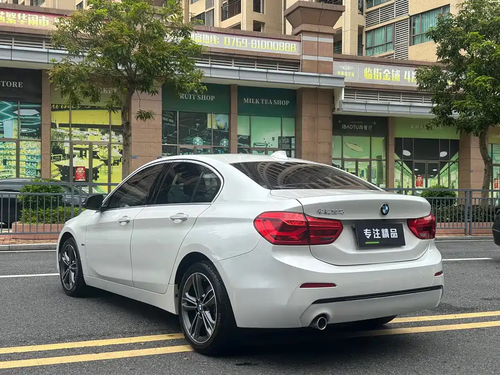 BMW 1 Series 2018 — фото 9