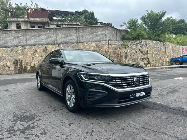 Volkswagen Passat 2025