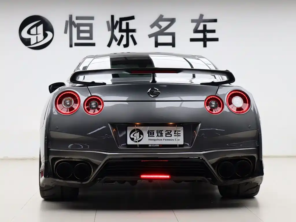 Nissan GT-R 2015 — фото 23