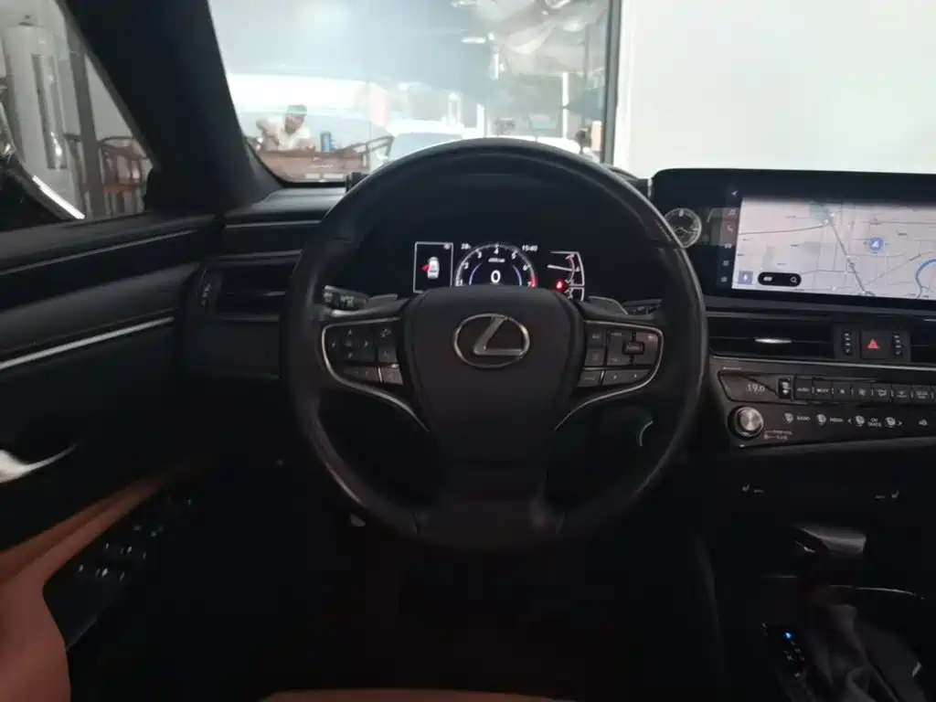 Lexus ES 2022 — фото 11