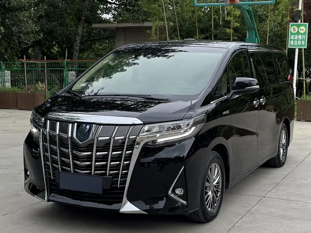 Toyota Alphard 2023 — фото 1