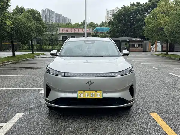 Dongfeng e008 2025