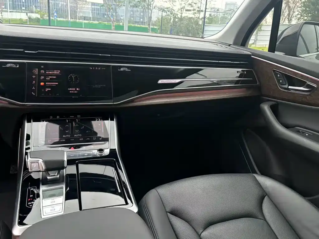 Audi Q7 2021 — фото 18
