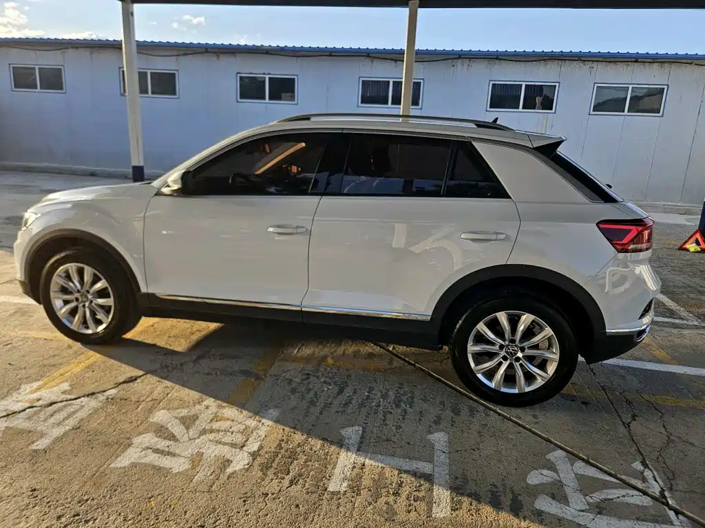 Volkswagen T-Roc 2023