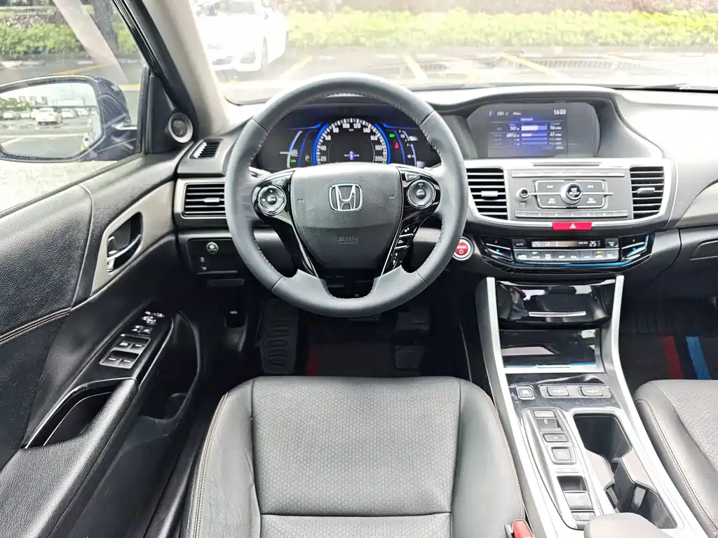 Honda Accord 2018 — фото 9