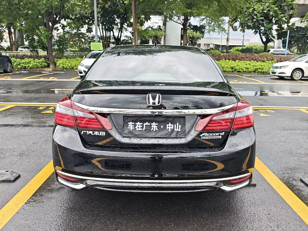 Honda Accord 2018 — фото 28