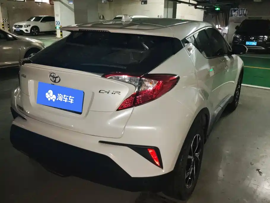 Toyota C-HR 2020 — фото 3
