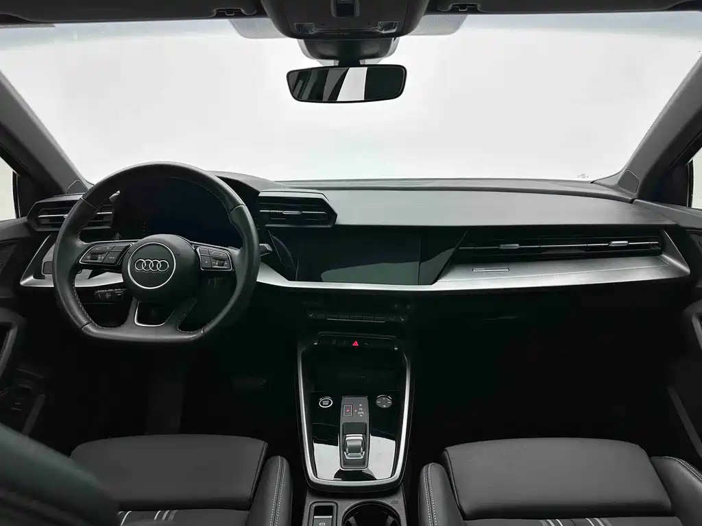Audi A3 2023 — фото 15