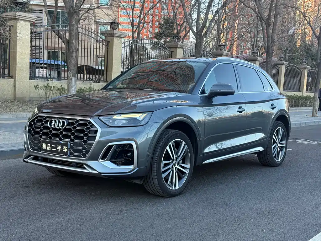Audi Q5L 2022 — фото 1