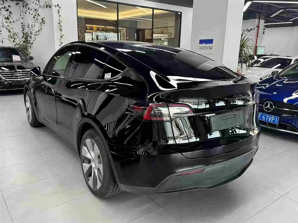 Tesla Model Y 2022 — фото 4