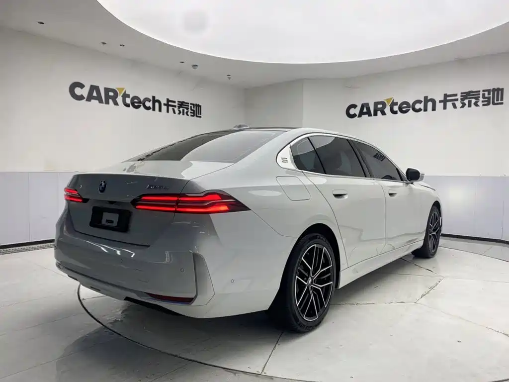 BMW 5 Series 2024