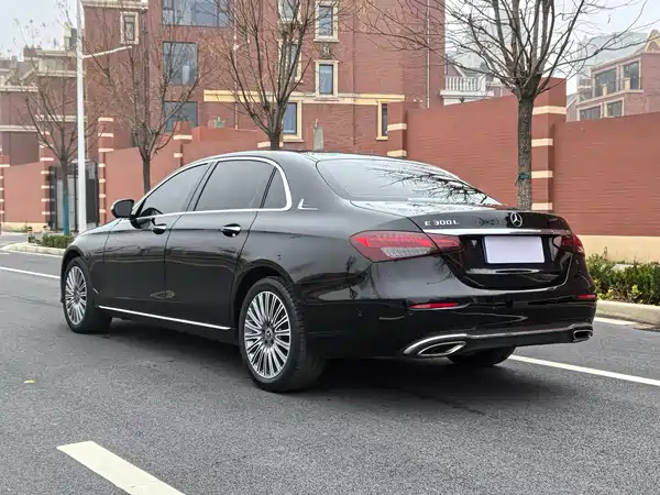 Mercedes-Benz E-Class 2023