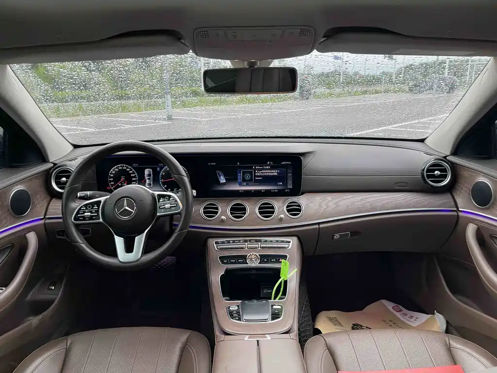 Mercedes-Benz E-Class 2019 — фото 12