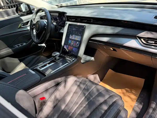 Hongqi H5 2022