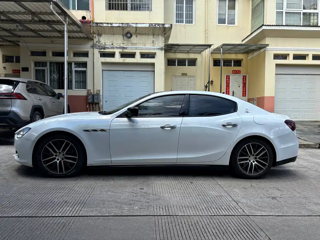 Maserati Ghibli 2015 — фото 5